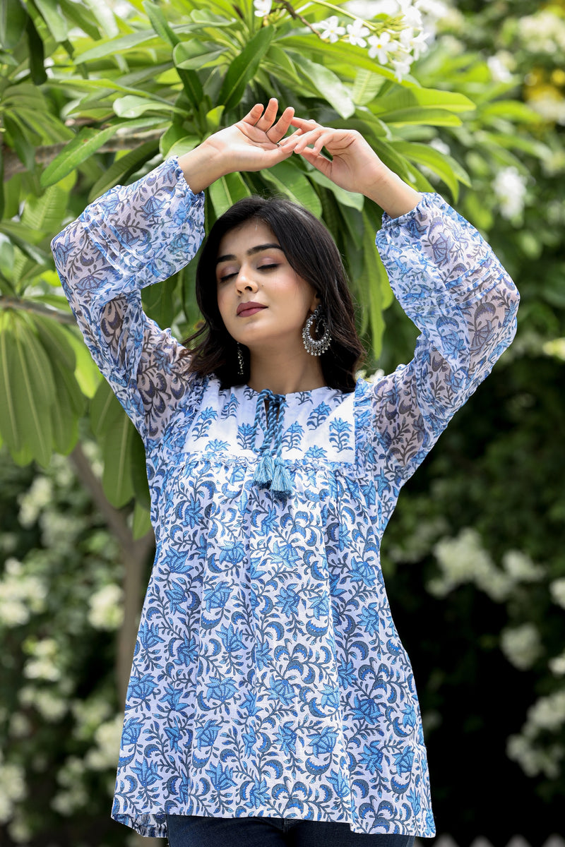 MISHRI WHITE FLORAL SHORT KURTA