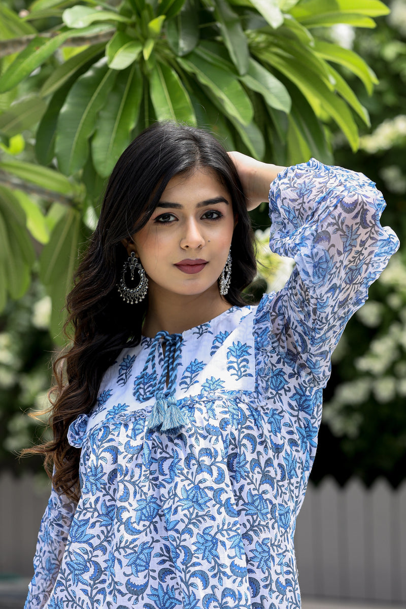 MISHRI WHITE FLORAL SHORT KURTA