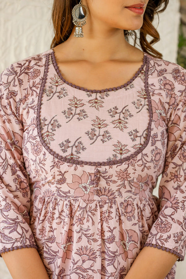 Poetic Bloom Embroidery Cotton Kurta Pant