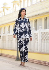 Abstract Waves Black Cord Set