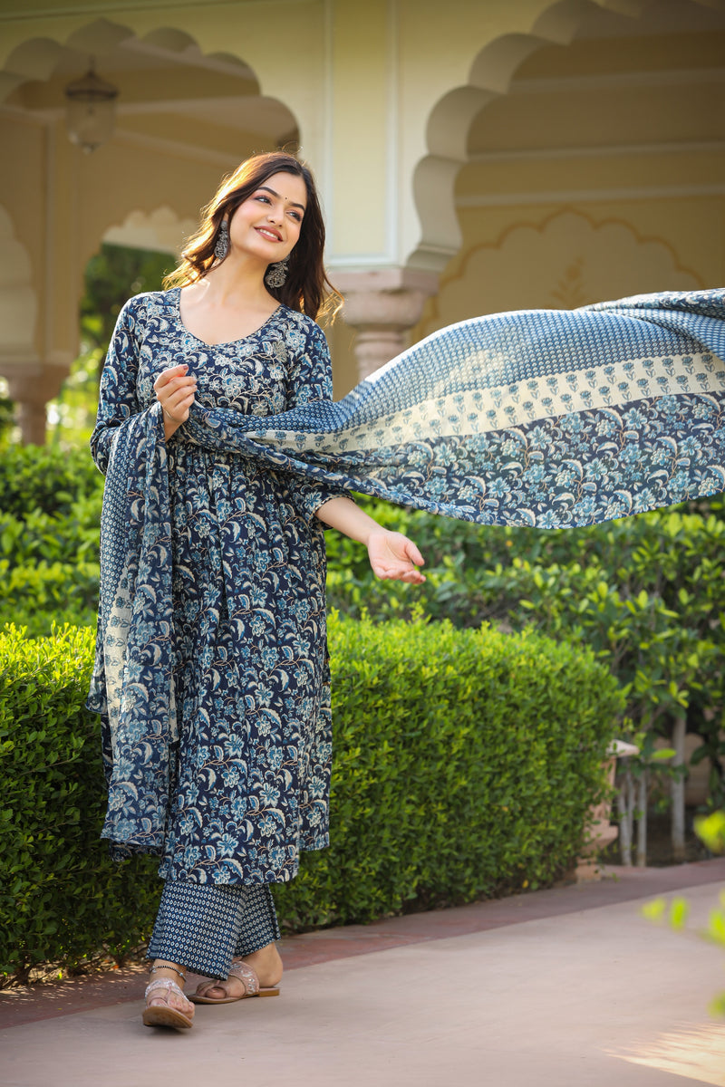 Deep Sapphire Lace Detailed Zari Suit Set