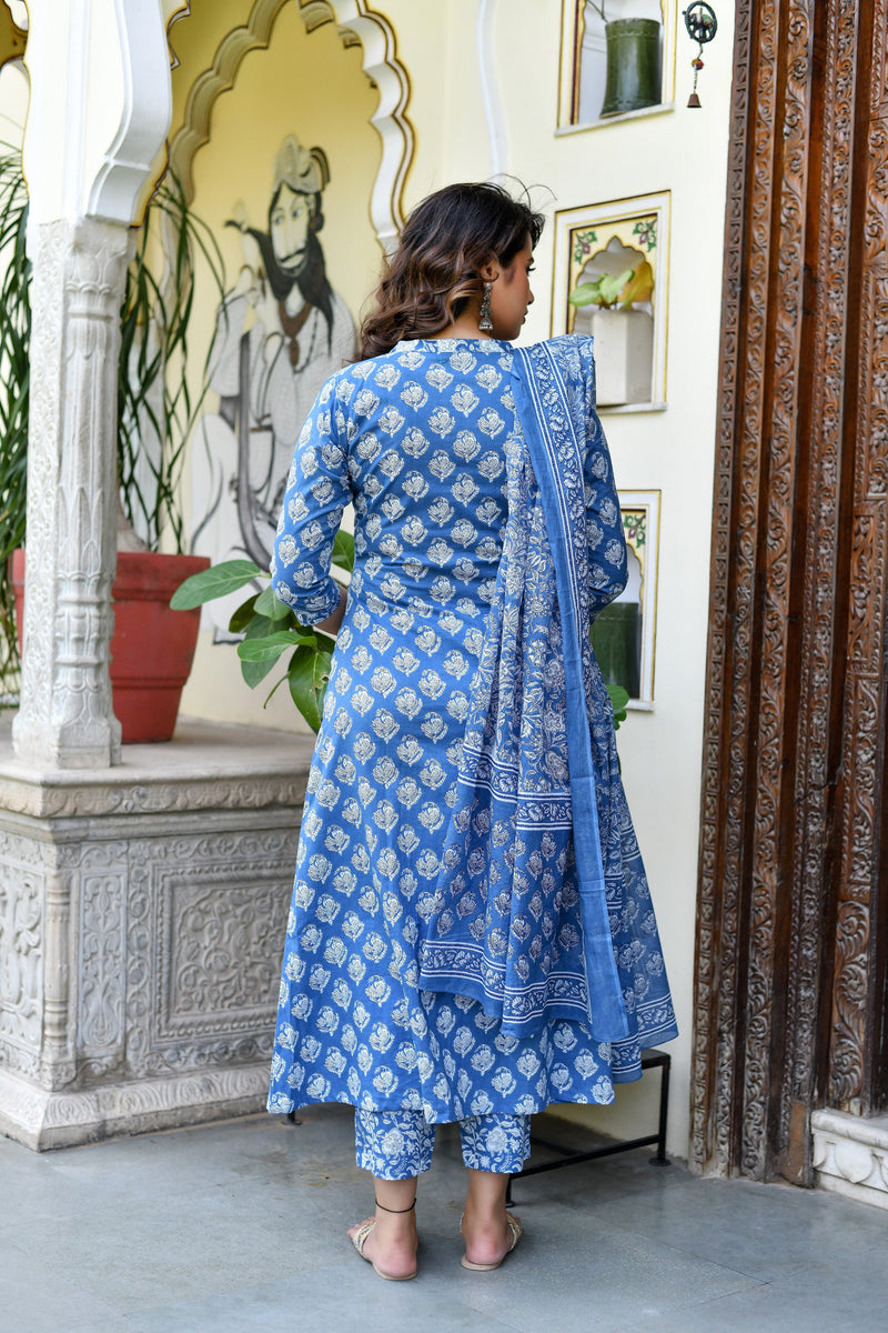 CLASSIC AZURE FLORAL RELAXED FIT KURTA AND PANT ONLY