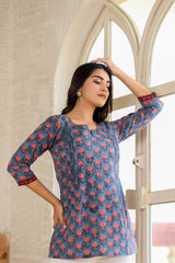 BLUE BLOOMS TOP