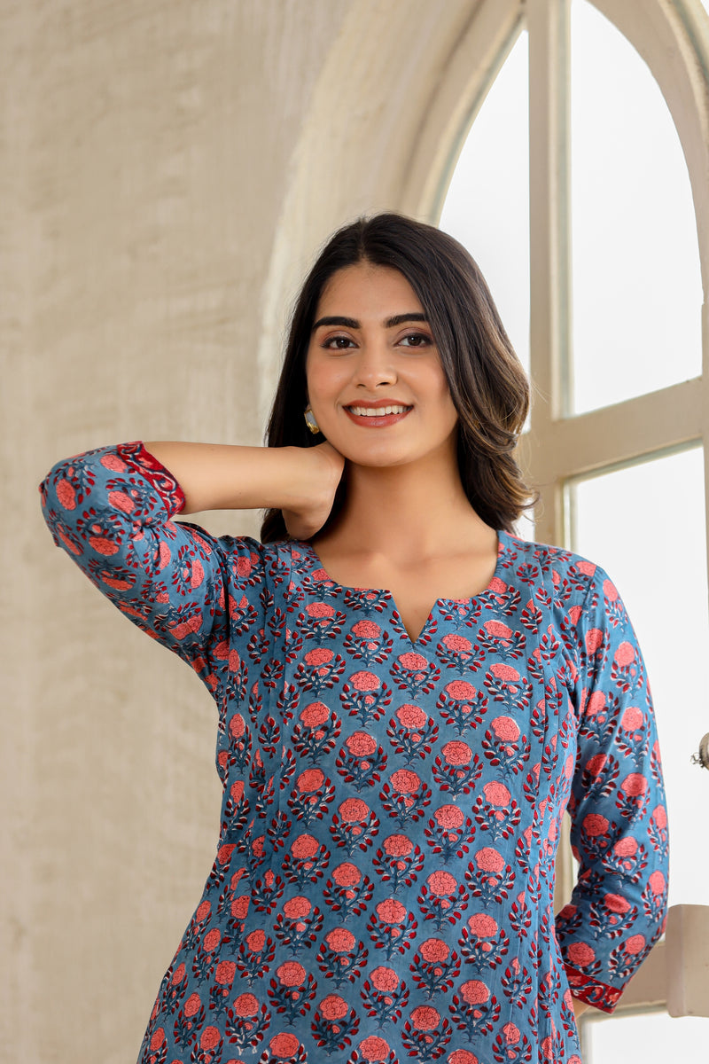 BLUE BLOOMS TOP