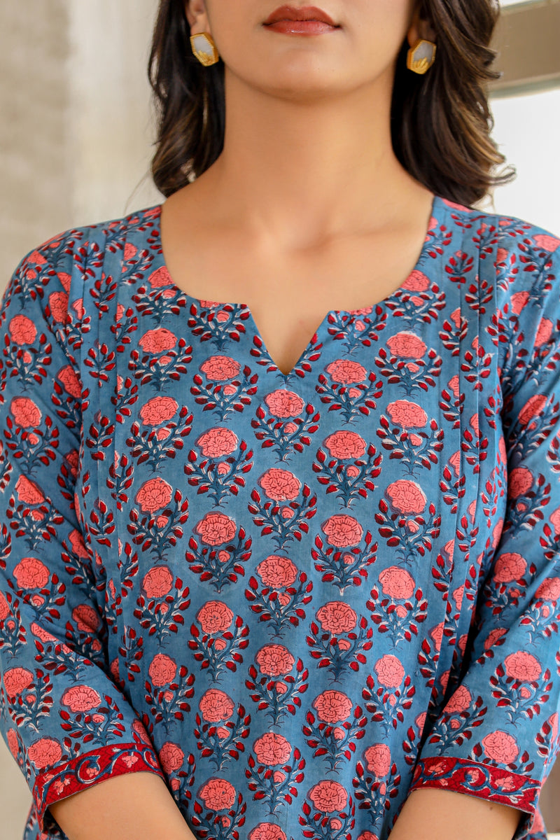 BLUE BLOOMS TOP