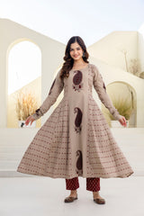 Saanvi Beige Paisley Print Suit Set with Elegant Chiffon Dupatta