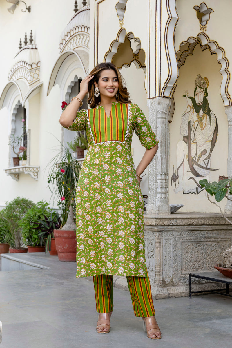 Hariyali Hues Green Cotton Printed Lace Detailing Yoke Cotton Kurta Pant Set