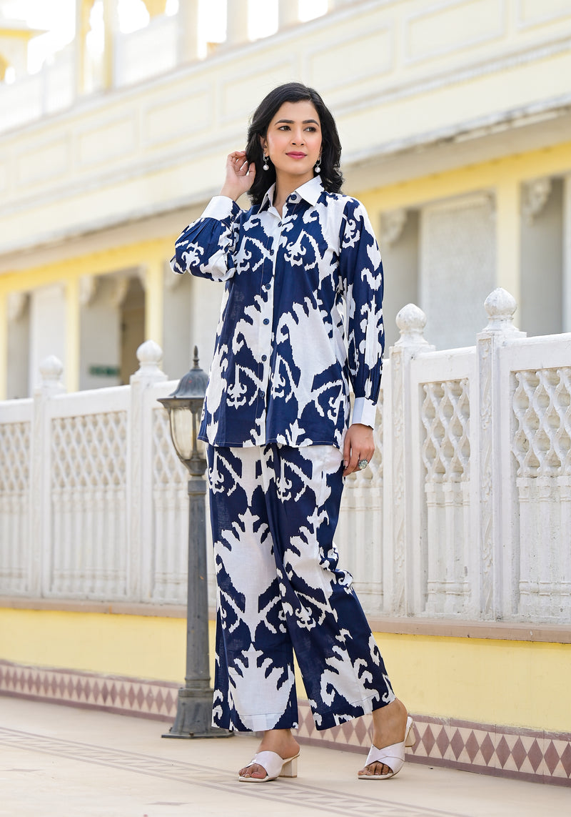 Abstract Waves Blue Cord Set