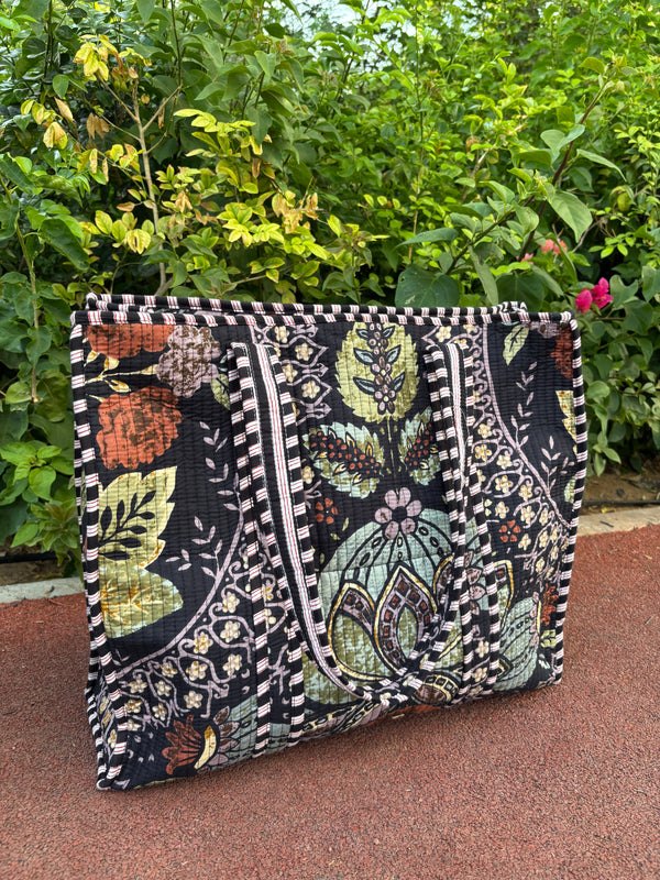 Rave garden black quilted tote bag