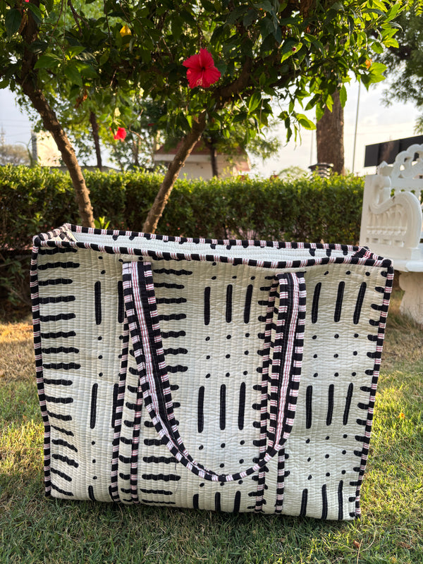 Swing white quilted tote bag
