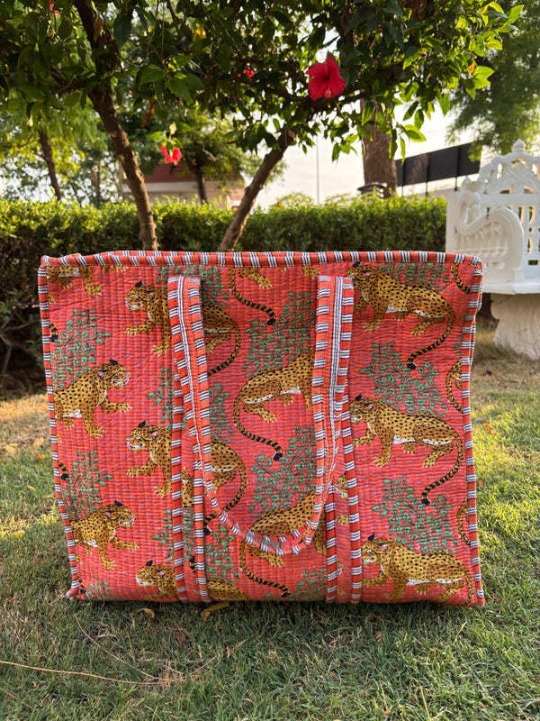 Cheetah orange quilted tote bag