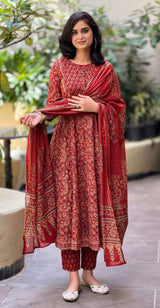 Traditional Maroon Paisley Print Cotton Suit Set with mul cotton dupatta