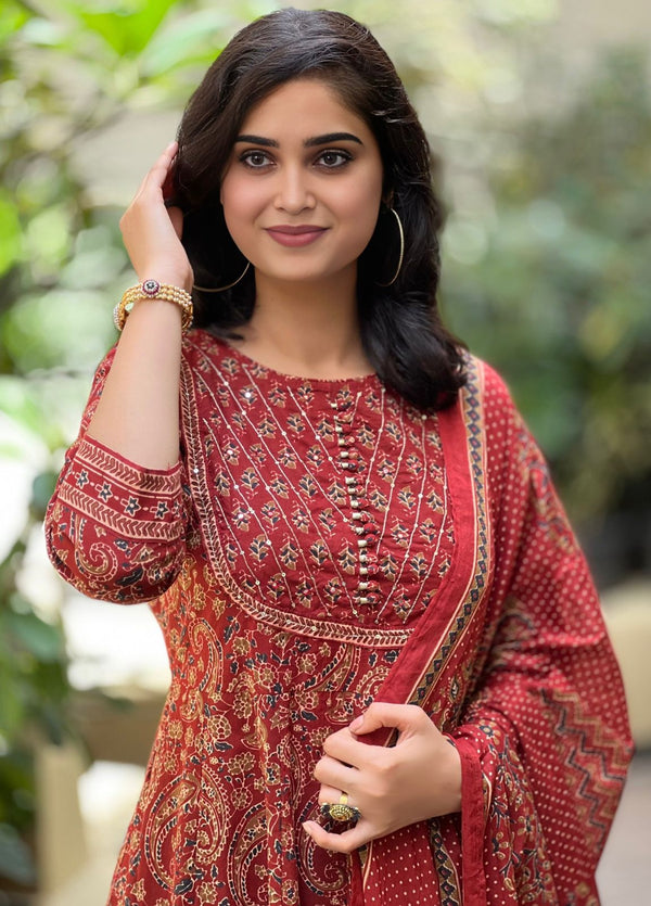 Traditional Maroon Paisley Print Cotton Suit Set with mul cotton dupatta