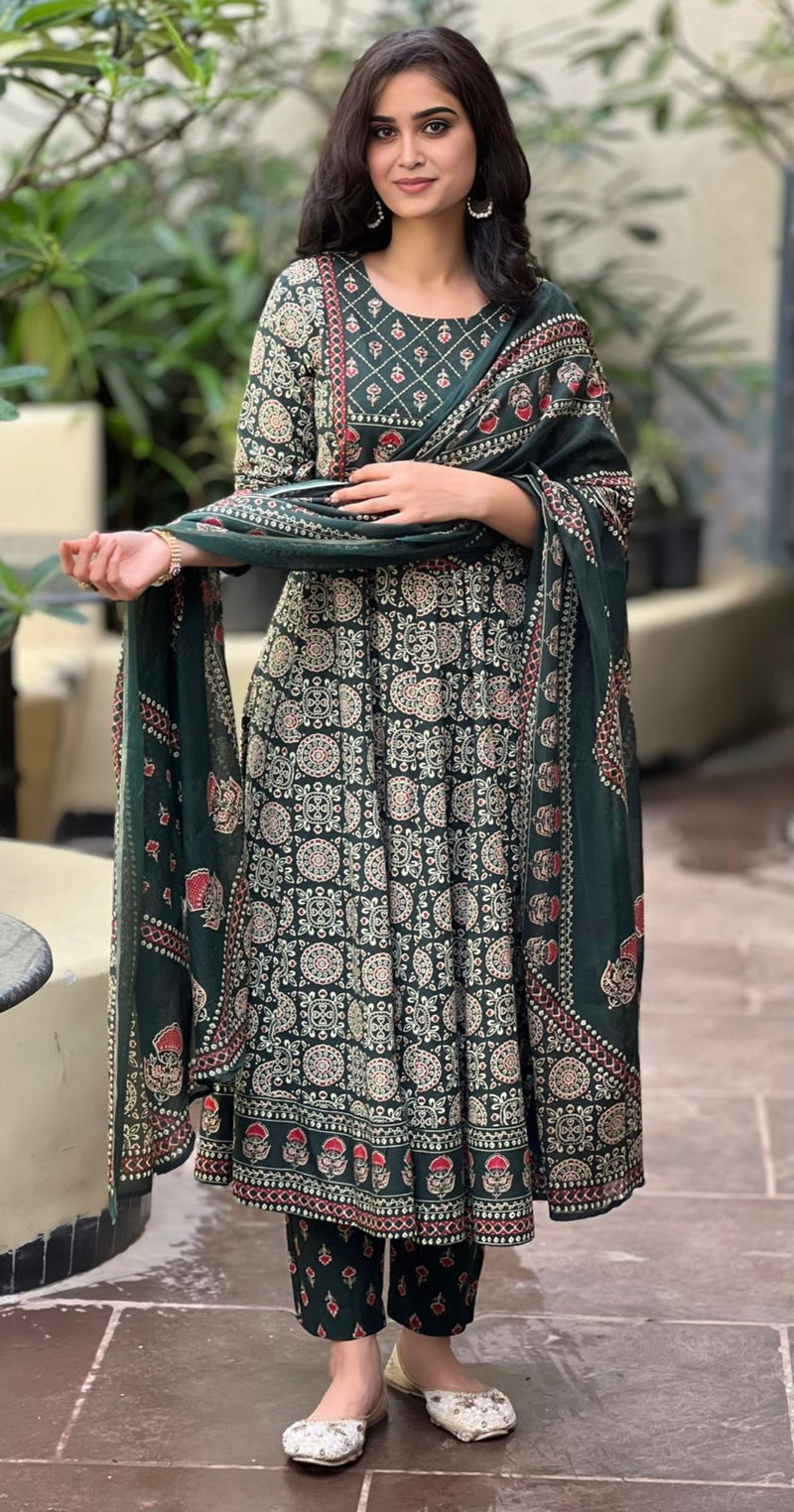 Rahi green embroidered cotton suit set with dupatta