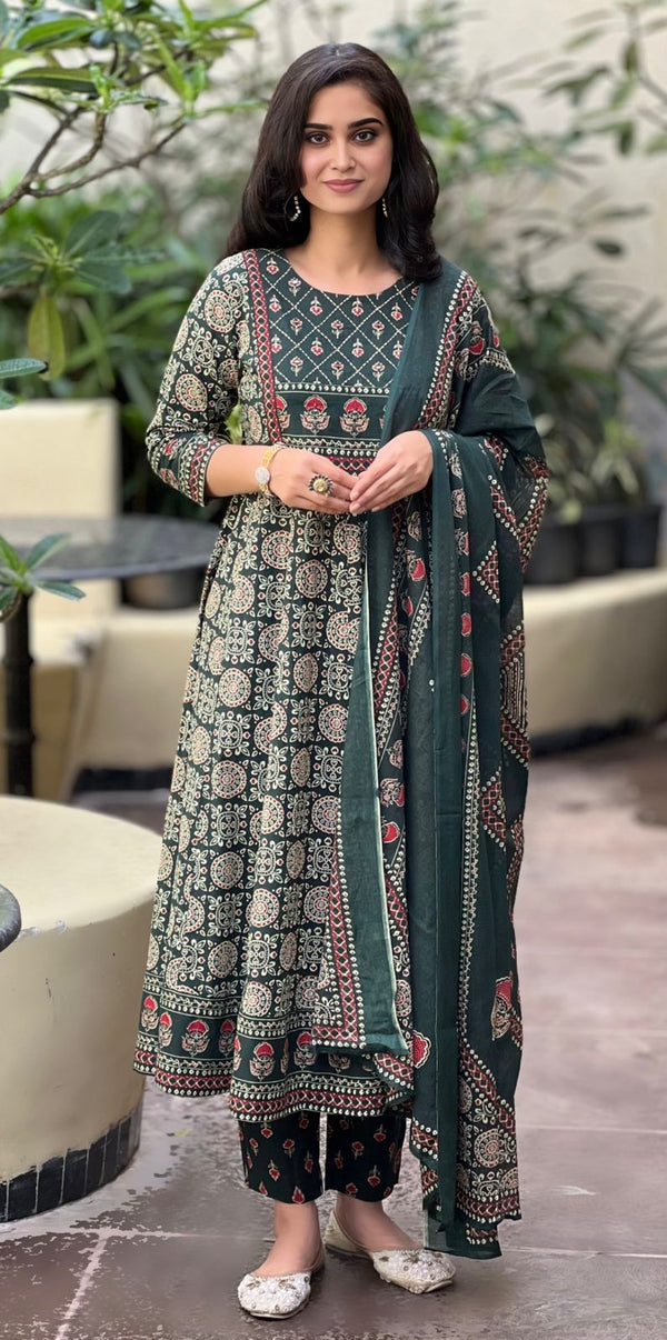Rahi green embroidered cotton suit set with dupatta