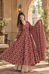 Kashvi Red Paisley Printed Cotton Suit Set With Cotton Dupatta