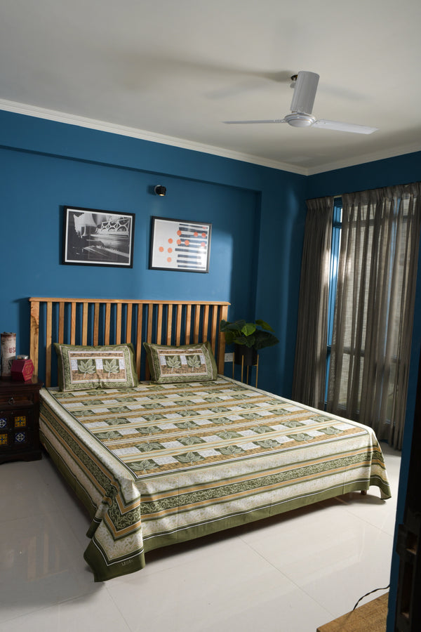 Spring Palms Pure Cotton Queen Size Bedsheet