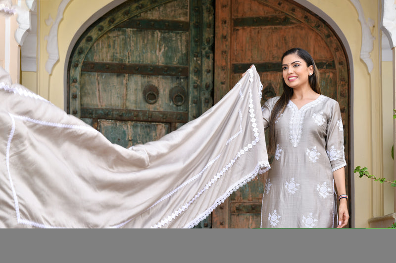 Komilla White Lace Embroidered Silk Suit