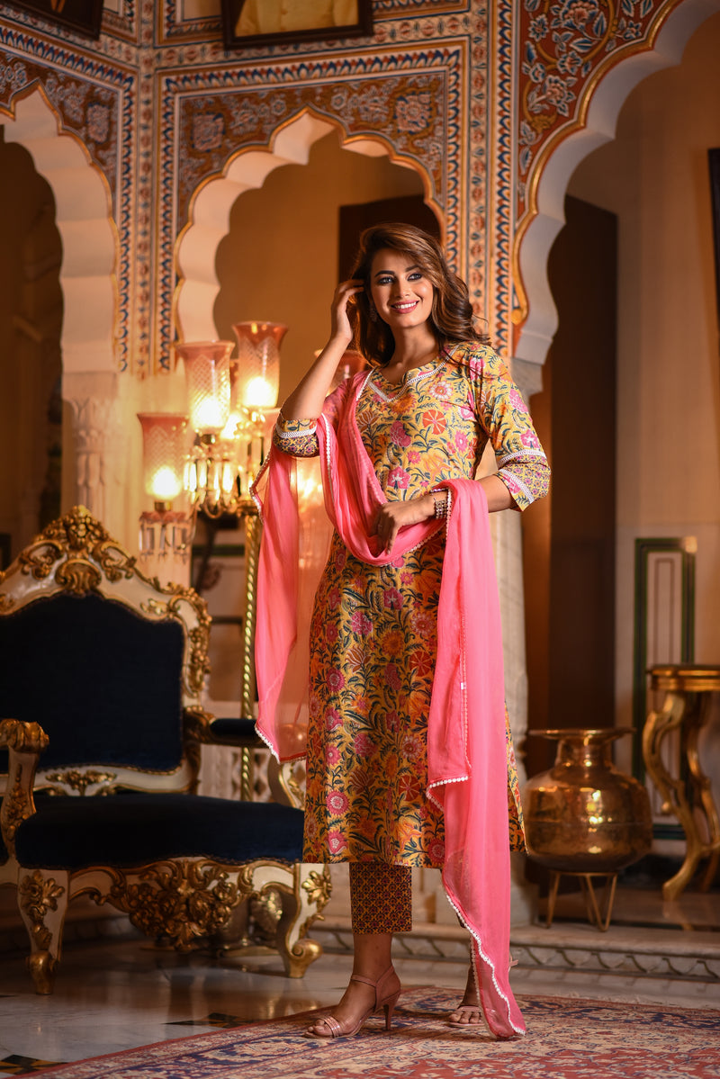 Sunshine Lace Detail Suit Set With Solid Pink Chiffon Dupatta