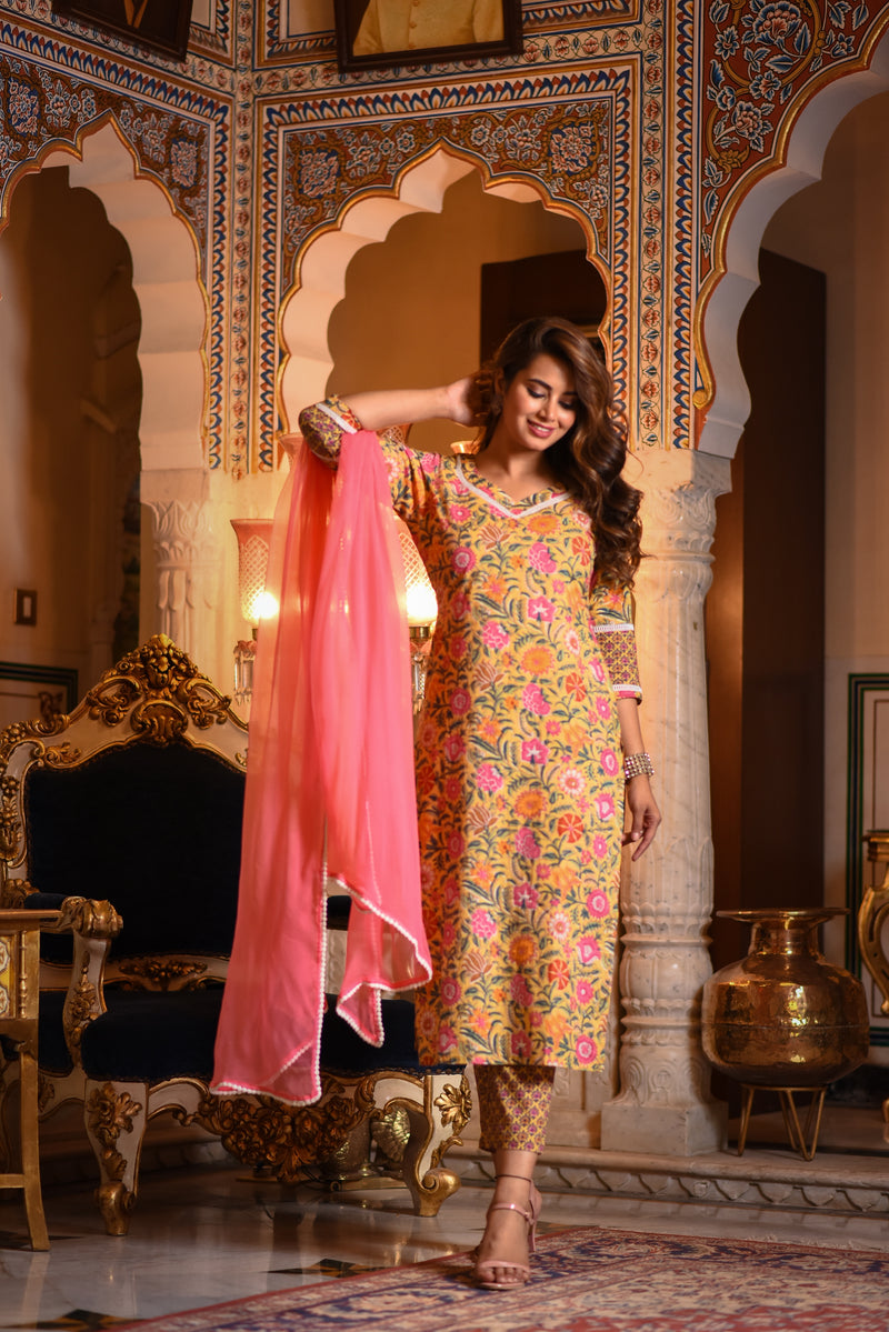 Sunshine Lace Detail Suit Set With Solid Pink Chiffon Dupatta