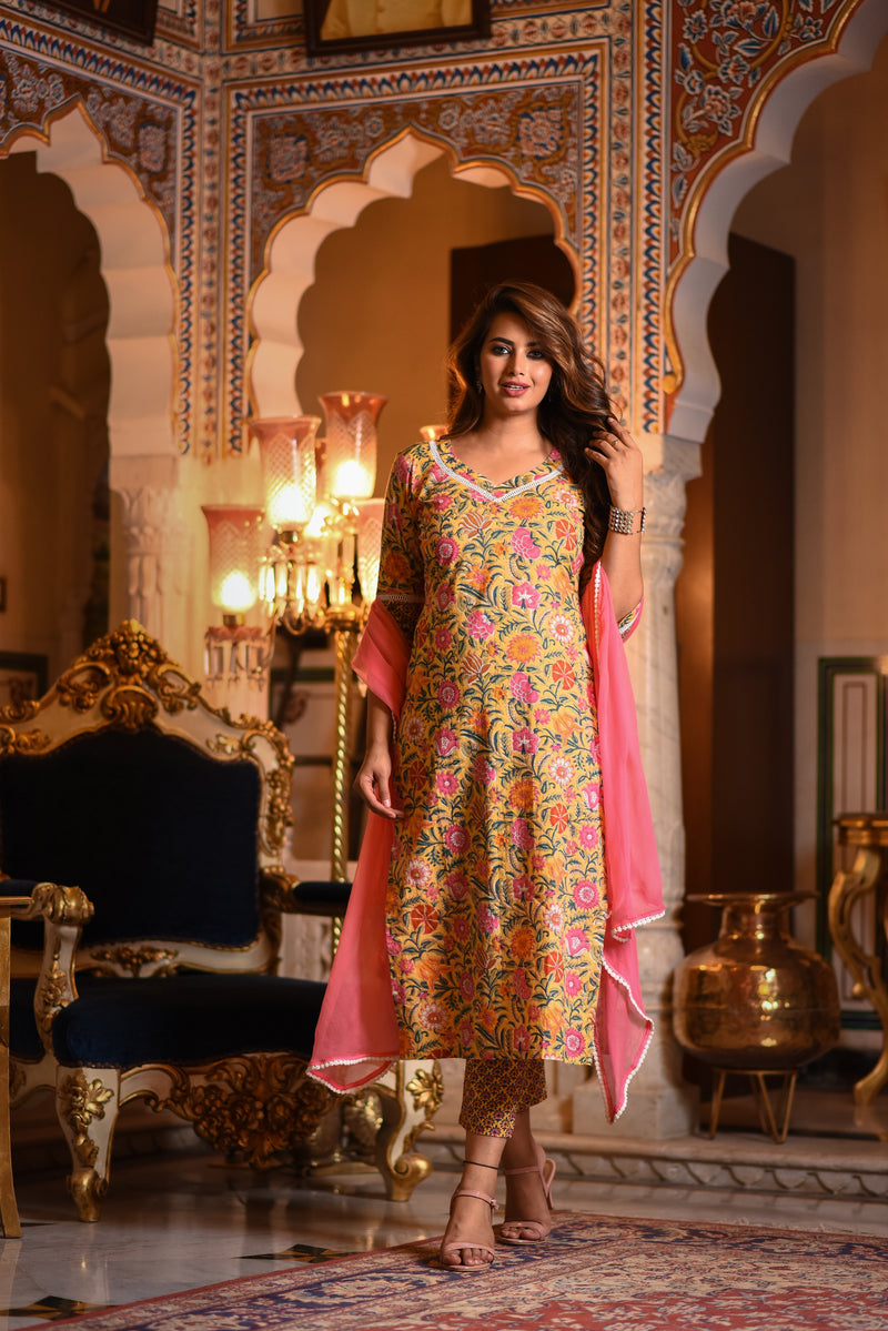 Sunshine Lace Detail Suit Set With Solid Pink Chiffon Dupatta
