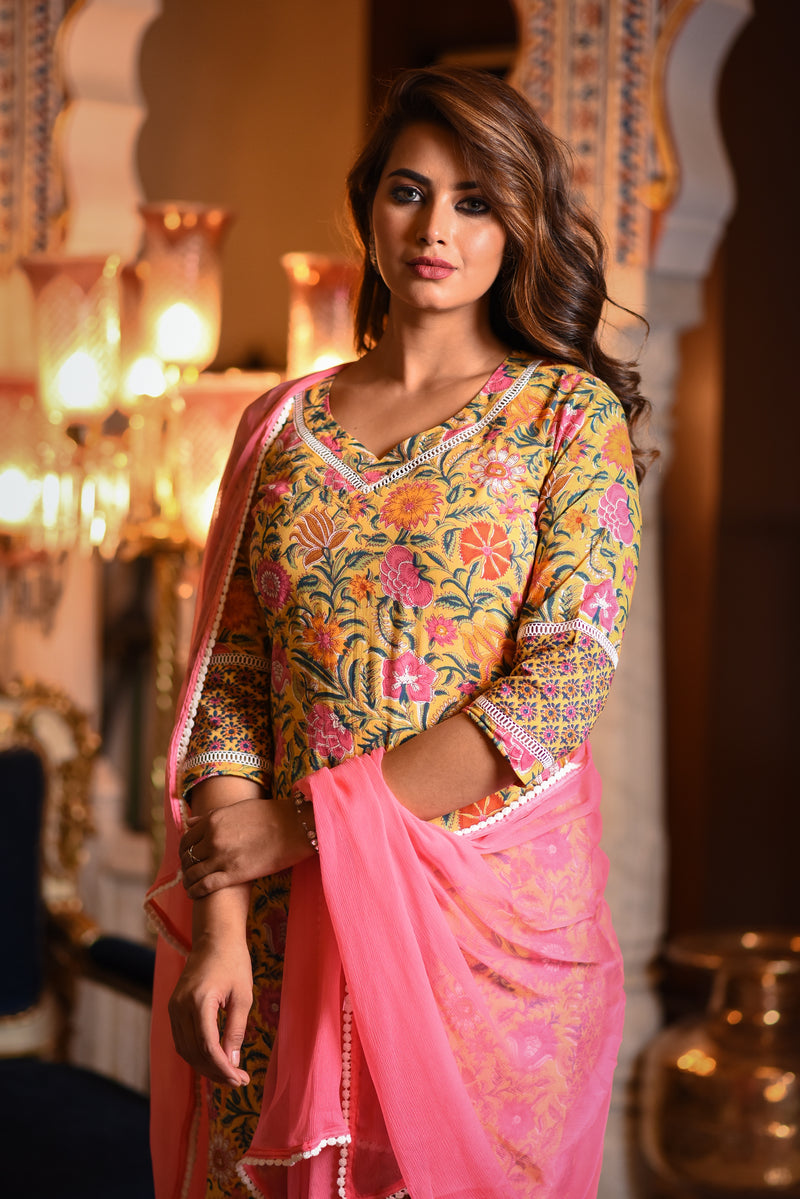 Sunshine Lace Detail Suit Set With Solid Pink Chiffon Dupatta